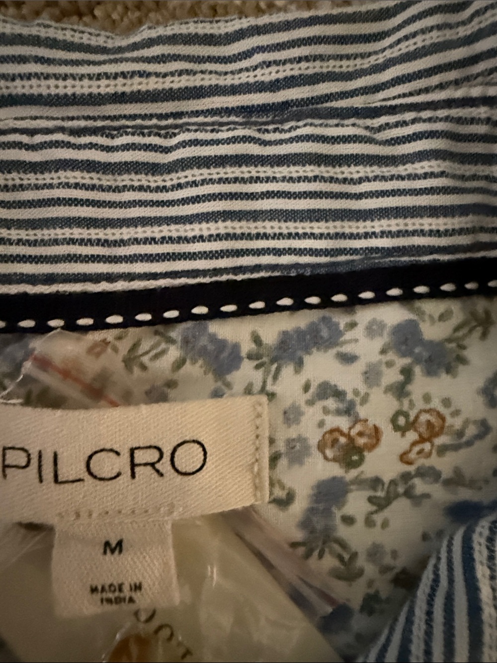 Pilcro buttondown shirt with floral heart - Picture 4 of 4